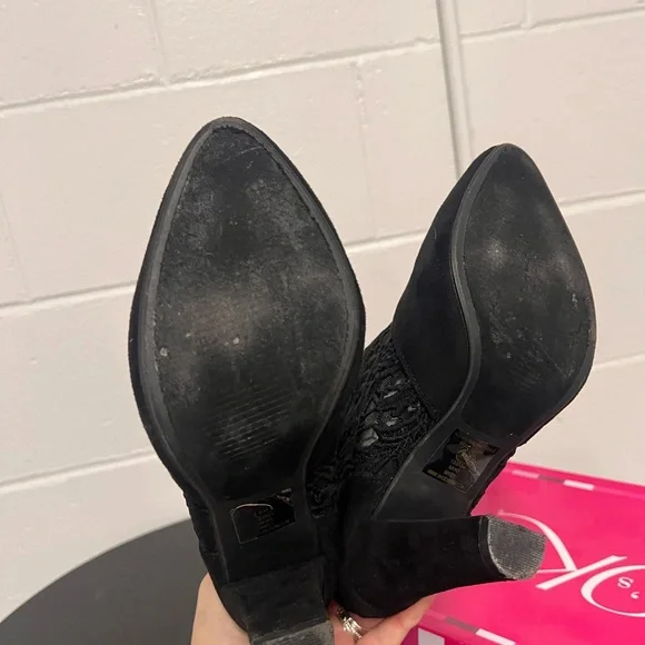 Black laced booties - Picture 3 of 4